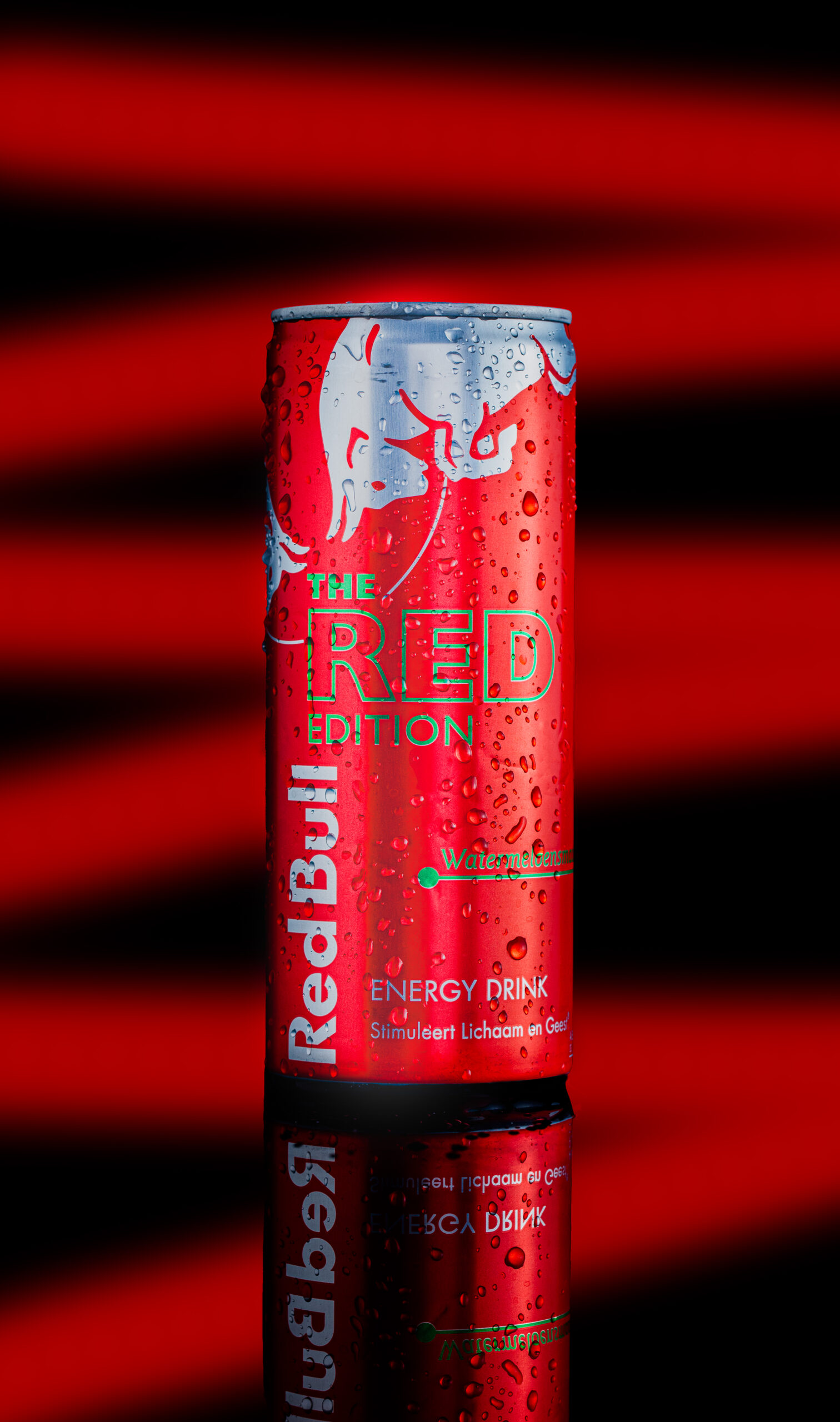 Bij Sproet, Janice Hijdra, productfotografie, productfotograaf, Delft, Zuid Holland, Nederland, Rotterdam, Den Haag, productfotografie, fotograaf, fotografie, sfeerbeelden, Red Bull, blikje, watermeloen smaak, rode Red Bull, rood, studiofotografie, studio, studiofotograaf